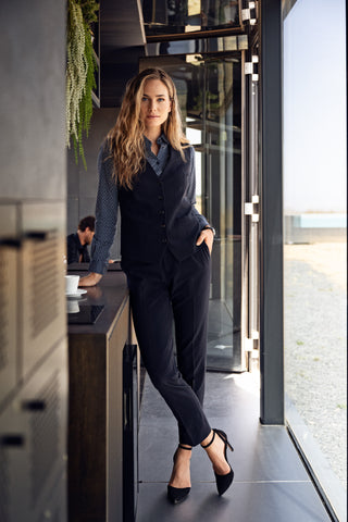 Signature Trouser Navy Woman